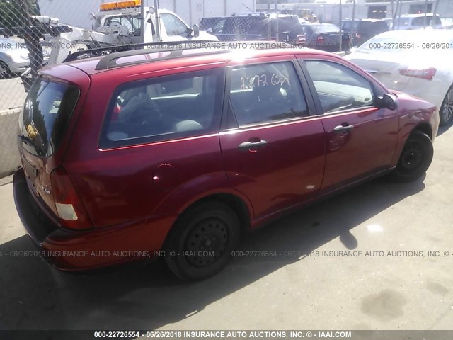 1FAFP36N35W140449 - 2005 FORD FOCUS ZXW RED photo 4