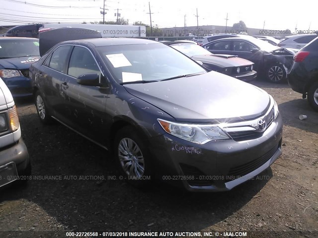 4T4BF1FK4ER407908 - 2014 TOYOTA CAMRY L/SE/LE/XLE ნაცრისფერი ფოტო 1