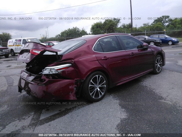 4T1B11HK8JU536296 - 2018 TOYOTA CAMRY L/LE/XLE/SE/XSE MAROON photo 4