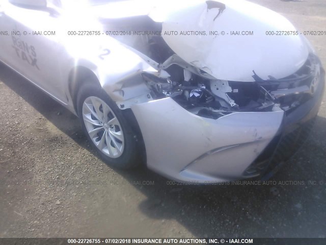 4T1BF1FK5GU161156 - 2016 TOYOTA CAMRY LE/XLE/SE/XSE SILVER photo 6