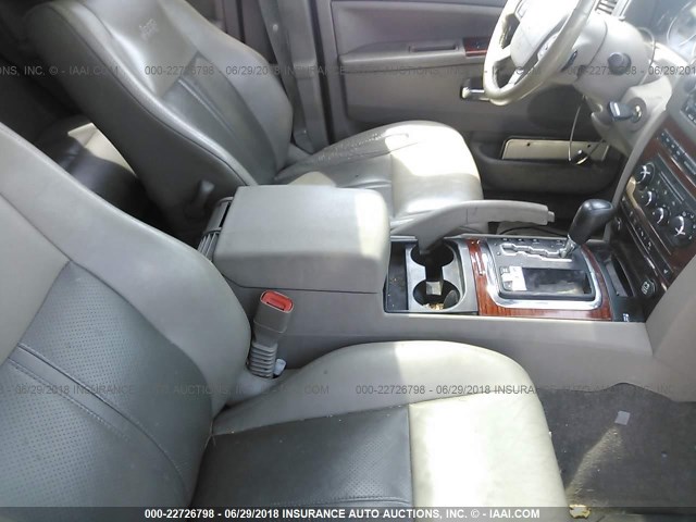 1J8HR58206C146846 - 2006 JEEP GRAND CHEROKEE LIMITED BLACK photo 5