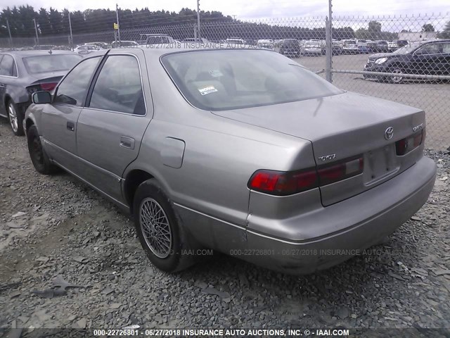 JT2BG22K6V0087238 - 1997 TOYOTA CAMRY LE/XLE 金色 照片 3