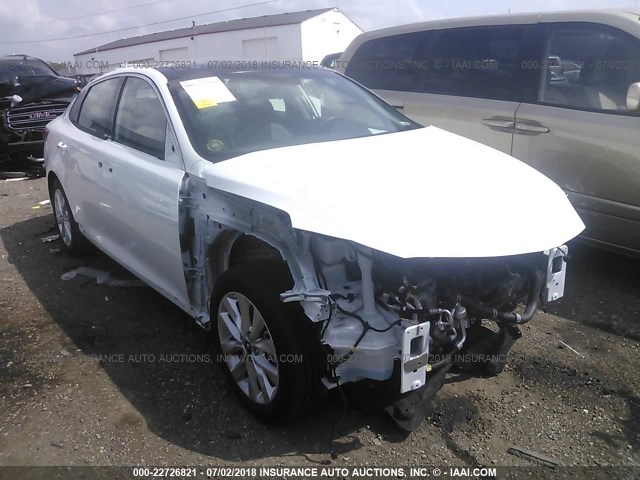 5XXGT4L35JG243533 - 2018 KIA OPTIMA LX/S WHITE photo 1