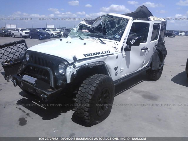 1C4BJWDG0GL181271 - 2016 JEEP WRANGLER UNLIMITE SPORT WHITE photo 2