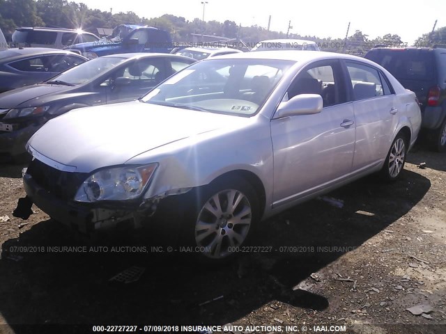 4T1BK36B38U294409 - 2008 TOYOTA AVALON XL/XLS/TOURING/LIMITED SILVER photo 2