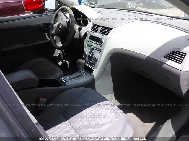 1G1ZG57B39F106064 - 2009 CHEVROLET MALIBU LS GRAY photo 5