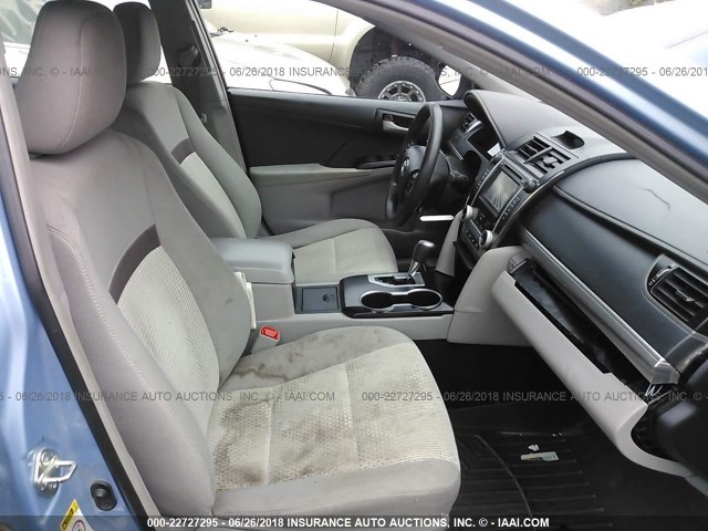 4T4BF1FK2ER337616 - 2014 TOYOTA CAMRY L/SE/LE/XLE Mavi foto 5