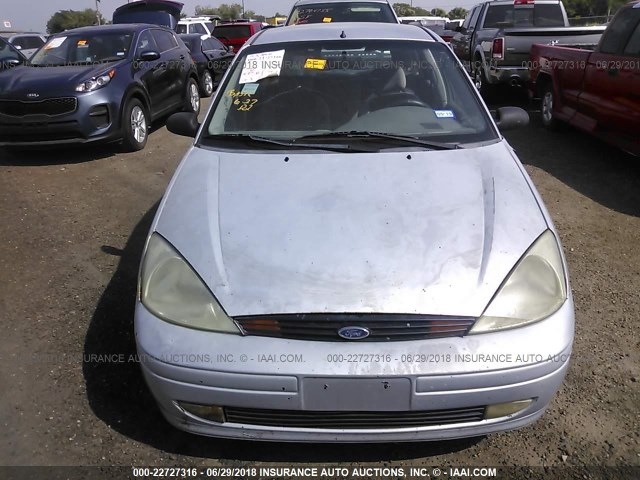 3FAFP37352R229399 - 2002 FORD FOCUS ZX5 GRAY photo 6