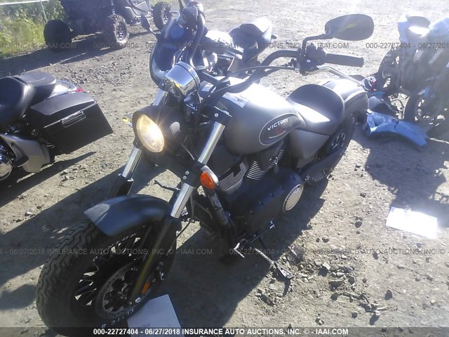 5VPCGBAB1H3059378 - 2017 VICTORY MOTORCYCLES GUNNER Boz foto 2