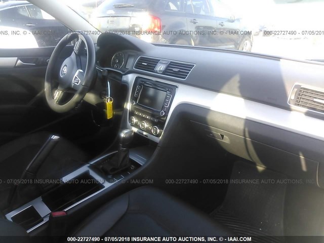 1VWBP7A33CC084207 - 2012 VOLKSWAGEN PASSAT SE WHITE photo 5