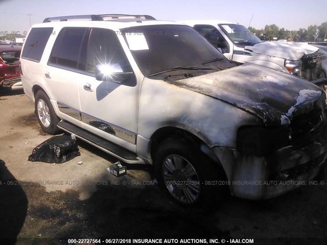 5LMFU285X9EJ00903 - 2009 LINCOLN NAVIGATOR თეთრი ფოტო 1