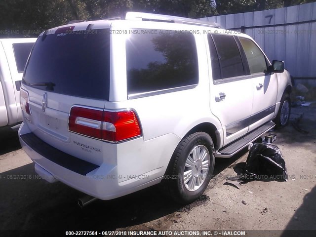 5LMFU285X9EJ00903 - 2009 LINCOLN NAVIGATOR თეთრი ფოტო 4