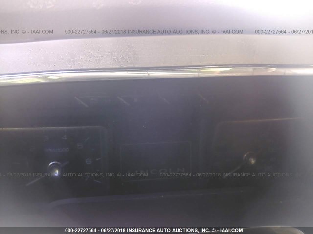 5LMFU285X9EJ00903 - 2009 LINCOLN NAVIGATOR თეთრი ფოტო 7