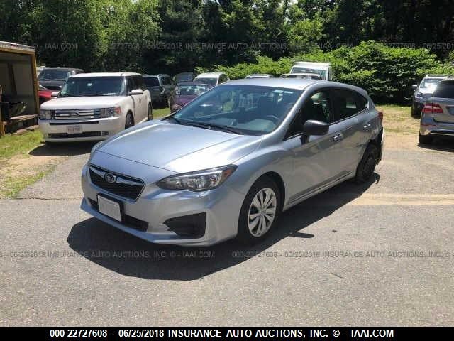 4S3GTAA66J3703309 - 2018 SUBARU IMPREZA SILVER photo 2