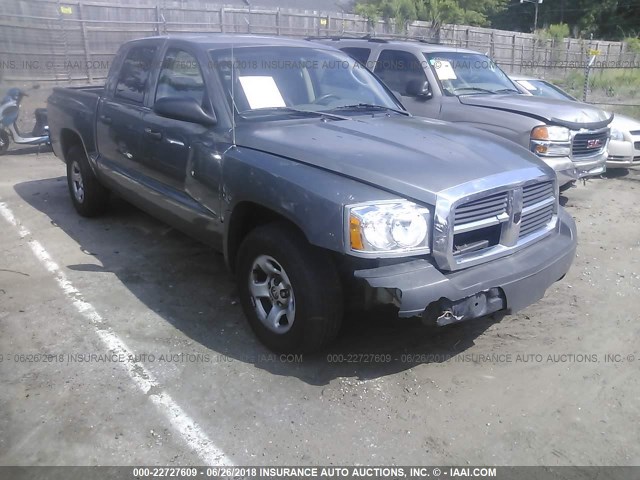 1D7HE28N65S223905 - 2005 DODGE DAKOTA QUAD/ST GRAY photo 1