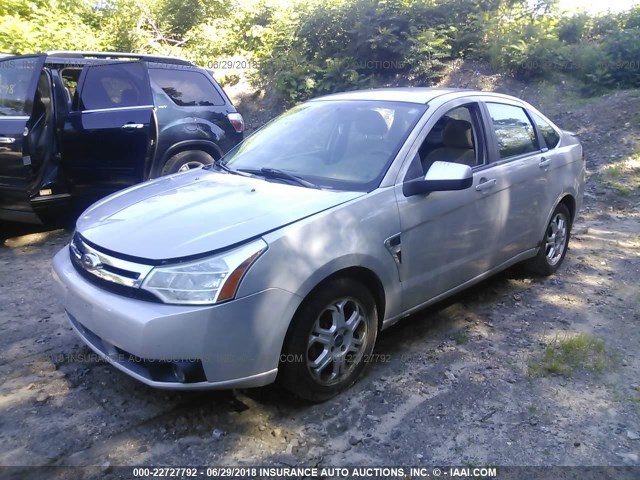 1FAHP35N08W234609 - 2008 FORD FOCUS SE/SEL/SES SILVER photo 2