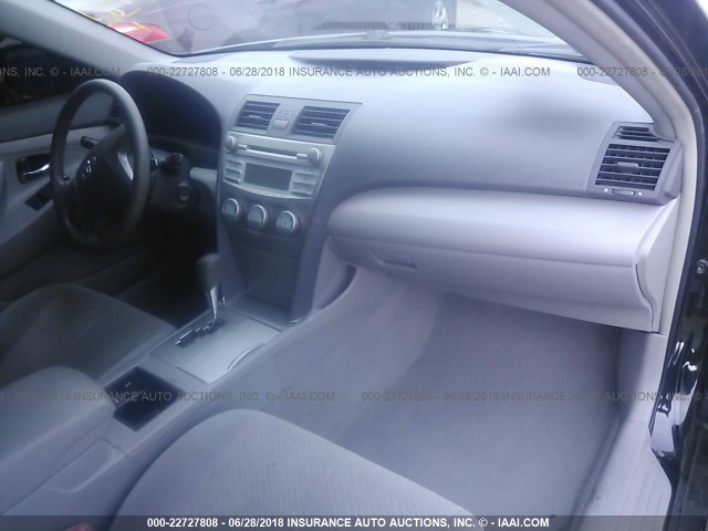 4T4BE46KX9R092056 - 2009 TOYOTA CAMRY SE/LE/XLE BLACK photo 5