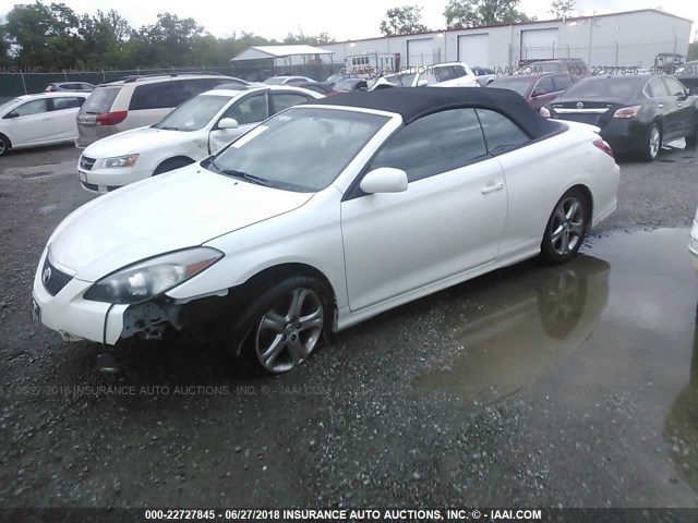 4T1FA38P47U120411 - 2007 TOYOTA CAMRY SOLARA SE/SLE WHITE photo 2