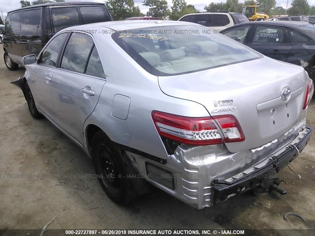 4T4BF3EK6BR138013 - 2011 TOYOTA CAMRY SE/LE/XLE SILVER photo 3