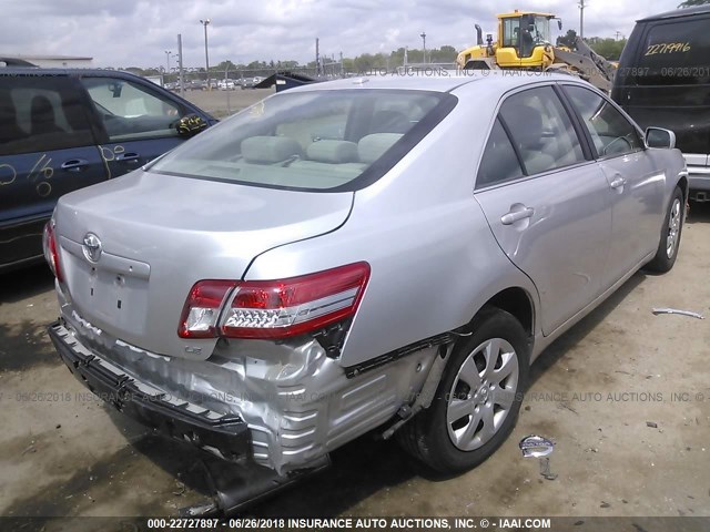 4T4BF3EK6BR138013 - 2011 TOYOTA CAMRY SE/LE/XLE SILVER photo 4