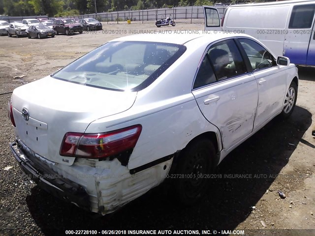 4T1BE46K98U789663 - 2008 TOYOTA CAMRY CE/LE/XLE/SE WHITE photo 4