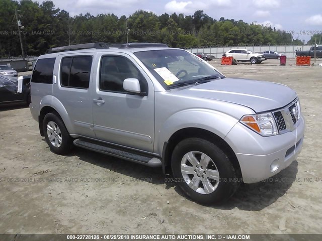 5N1AR18U16C669422 - 2006 NISSAN PATHFINDER LE/SE/XE SILVER photo 1