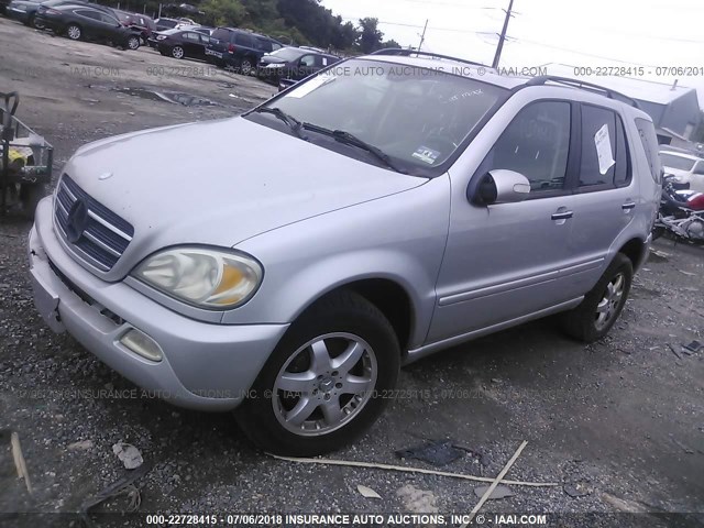 4JGAB75E22A337144 - 2002 MERCEDES-BENZ ML 500 SILVER photo 2