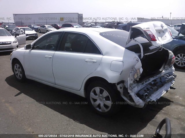 4T4BE46K09R135965 - 2009 TOYOTA CAMRY SE/LE/XLE WHITE photo 3