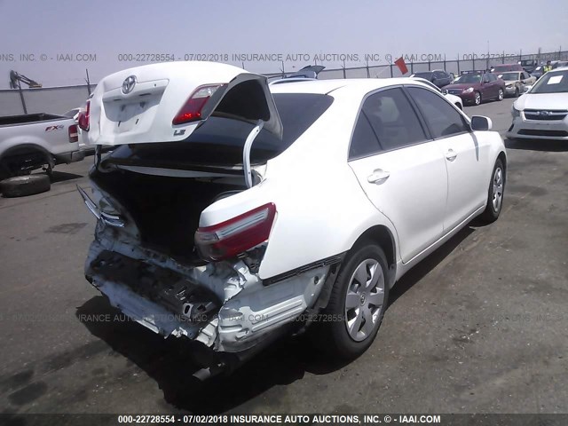 4T4BE46K09R135965 - 2009 TOYOTA CAMRY SE/LE/XLE WHITE photo 4