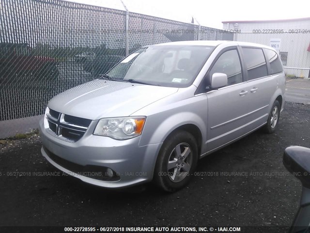 2C4RDGDG5CR128692 - 2012 DODGE GRAND CARAVAN CREW SILVER photo 2