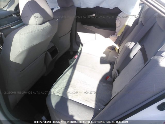 4T1BF1FK1CU518813 - 2012 TOYOTA CAMRY SE/LE/XLE WHITE photo 8