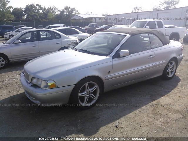 YV1NC53D41J021528 - 2001 VOLVO C70 TURBO SILVER photo 2