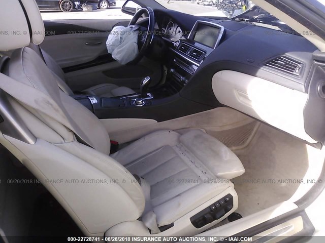 WBALX3C56CDV77613 - 2012 BMW 650 I WHITE photo 5