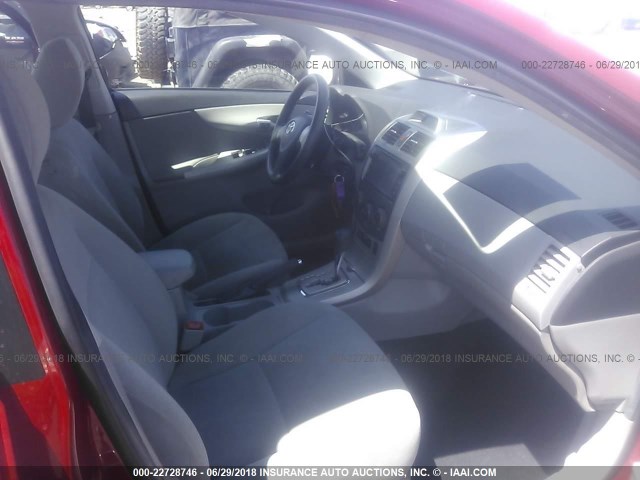 5YFBU4EE0DP138626 - 2013 TOYOTA COROLLA S/LE RED photo 5