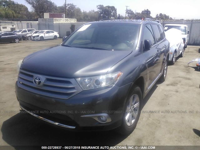 5TDZA3EH5BS016215 - 2011 TOYOTA HIGHLANDER SE GRAY photo 2