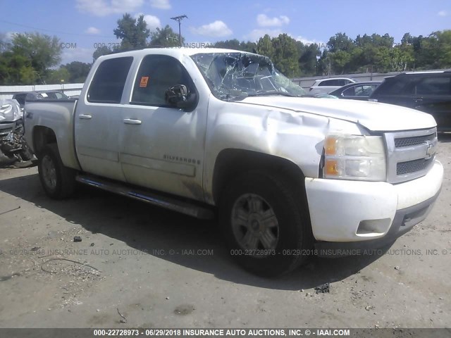 3GCEK13M77G502417 - 2007 CHEVROLET SILVERADO K1500 CREW CAB WHITE photo 1