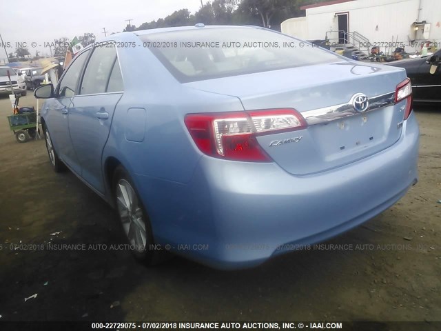 4T1BD1FK9CU031901 - 2012 TOYOTA CAMRY HYBRID/LE/XLE 浅蓝色 照片 3