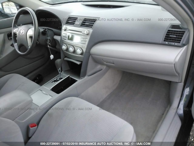 4T1BF3EK8AU063999 - 2010 TOYOTA CAMRY SE/LE/XLE GRAY photo 5