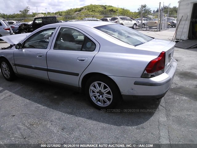 YV1RS61T742374011 - 2004 VOLVO S60 SILVER photo 3