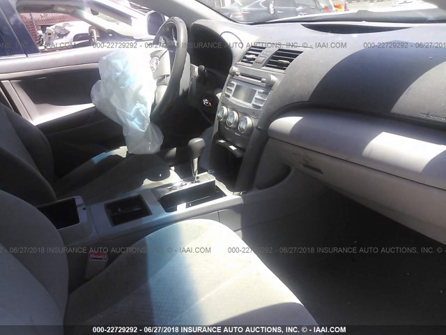 4T1BE46K17U520717 - 2007 TOYOTA CAMRY NEW GENERAT CE/LE/XLE/SE WHITE photo 5