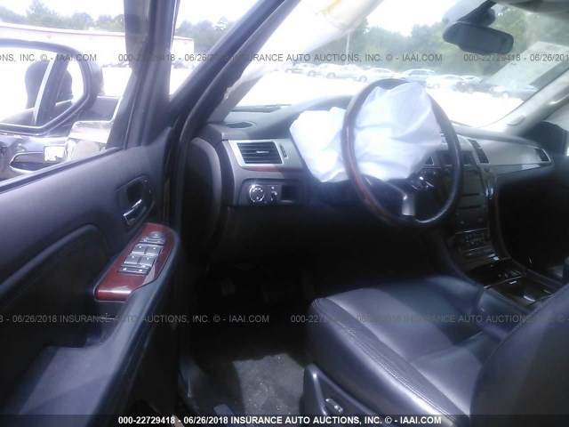 1GYEC63828R161744 - 2008 CADILLAC ESCALADE LUXURY შავი ფოტო 5