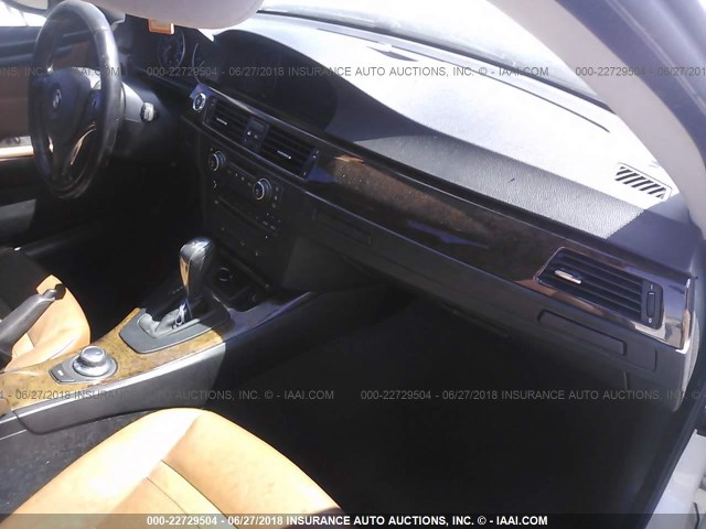 WBAWV53538P078451 - 2008 BMW 328 XI SULEV WHITE photo 5