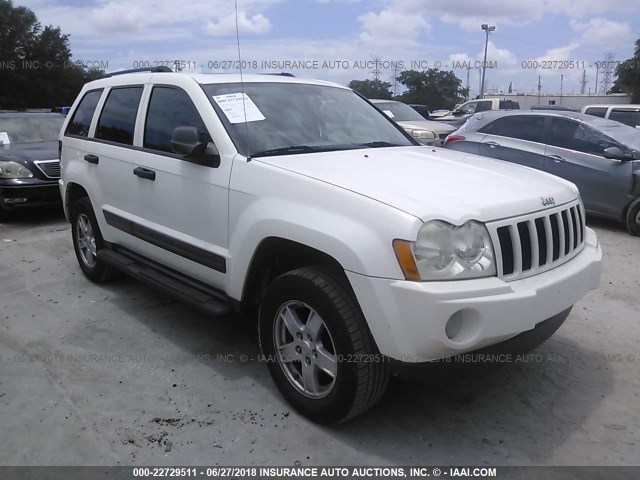 1J8HS48N05C600617 - 2005 JEEP GRAND CHEROKEE LAREDO/COLUMBIA/FREEDOM 白色 照片 1