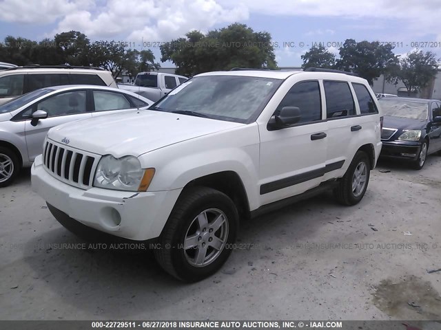 1J8HS48N05C600617 - 2005 JEEP GRAND CHEROKEE LAREDO/COLUMBIA/FREEDOM 白色 照片 2