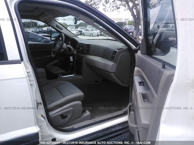 1J8HS48N05C600617 - 2005 JEEP GRAND CHEROKEE LAREDO/COLUMBIA/FREEDOM 白色 照片 5