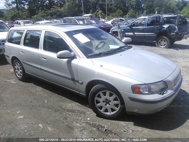 YV1SW61R112076723 - 2001 VOLVO V70 SILVER photo 1