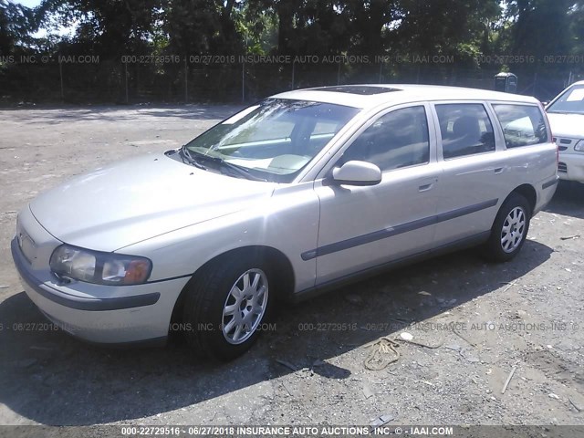 YV1SW61R112076723 - 2001 VOLVO V70 SILVER photo 2