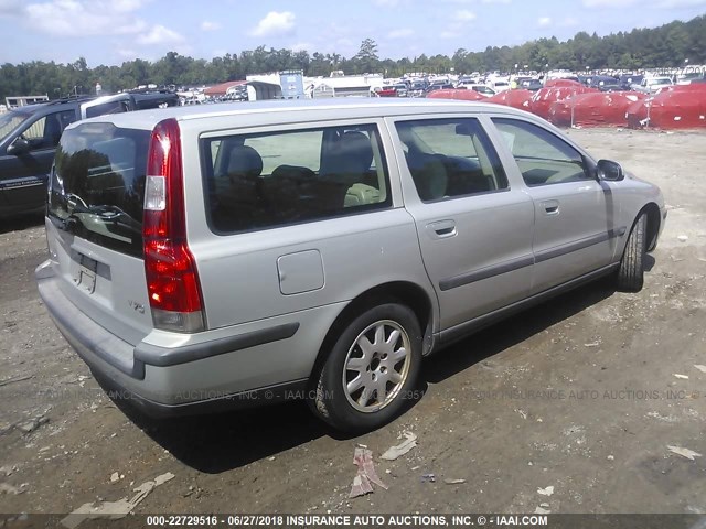 YV1SW61R112076723 - 2001 VOLVO V70 SILVER photo 4