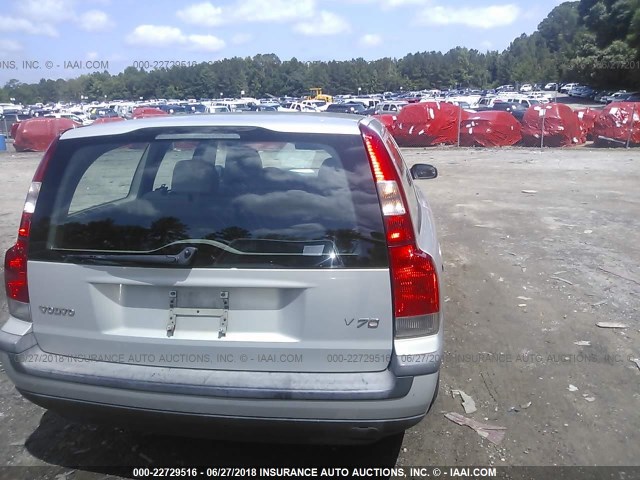 YV1SW61R112076723 - 2001 VOLVO V70 SILVER photo 6