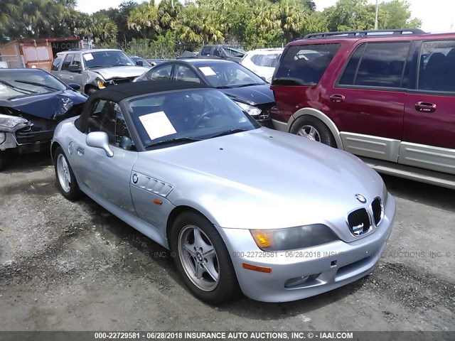 4USCH7326VLE04287 - 1997 BMW Z3 1.9 Արծաթագույն լուսանկար 1